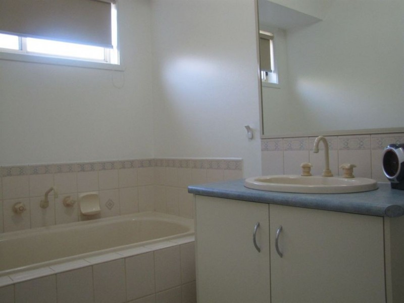 17 Oldfield Place, Epping VIC 3076