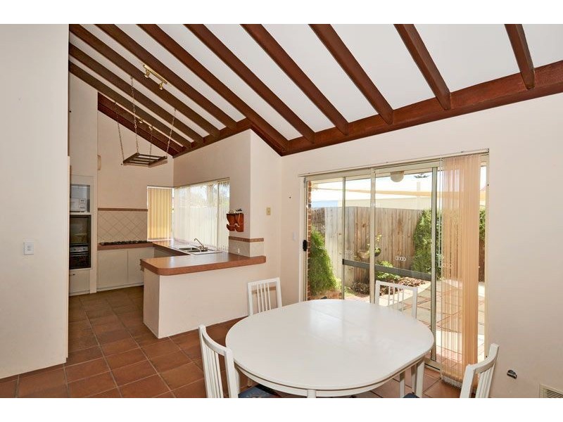 2 Fairway Crescent, Meadow Springs WA 6210