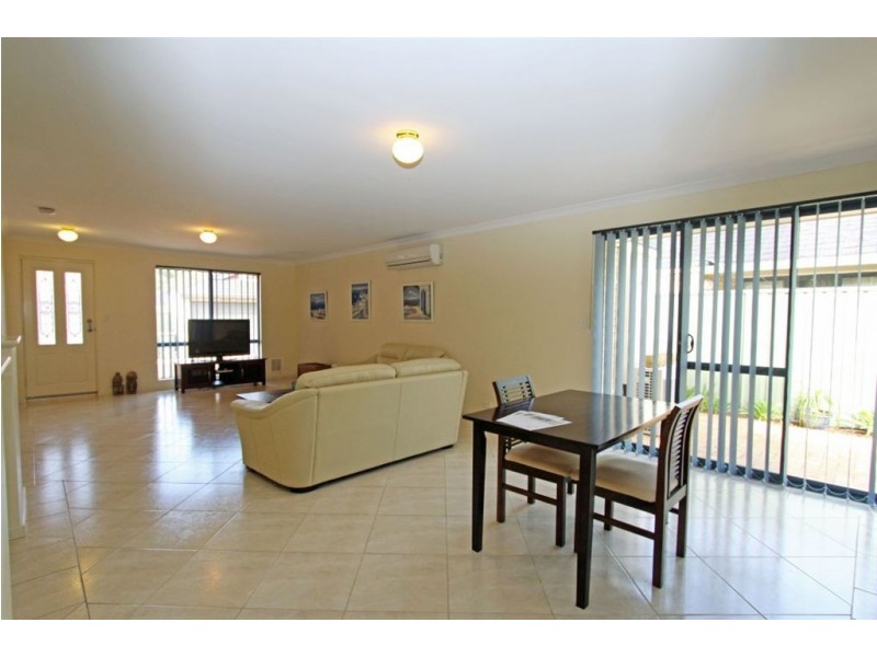 4/26 Saffron Loop, Falcon WA 6210
