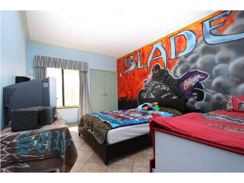 12 Chennile Vista, Halls Head WA 6210