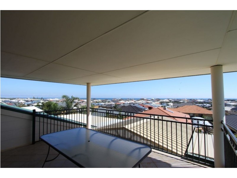 12 Chennile Vista, Halls Head WA 6210