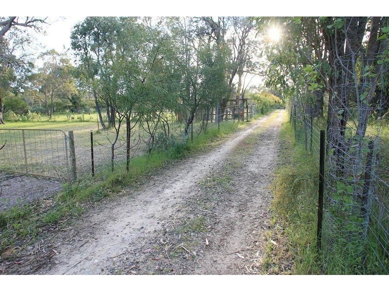 81 Caponi Road, Barragup WA 6209