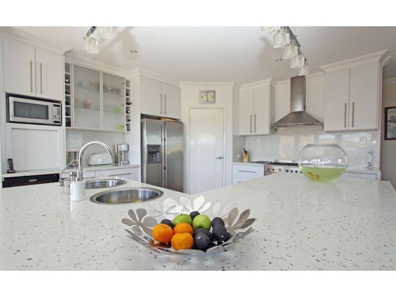 30 Hibbertia Follow, Halls Head WA 6210