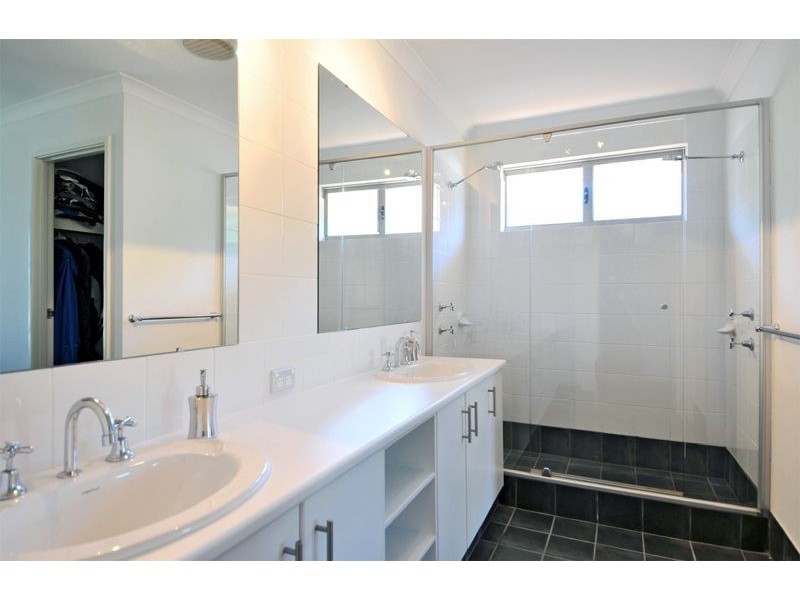 15a Baloo Crescent, Falcon WA 6210