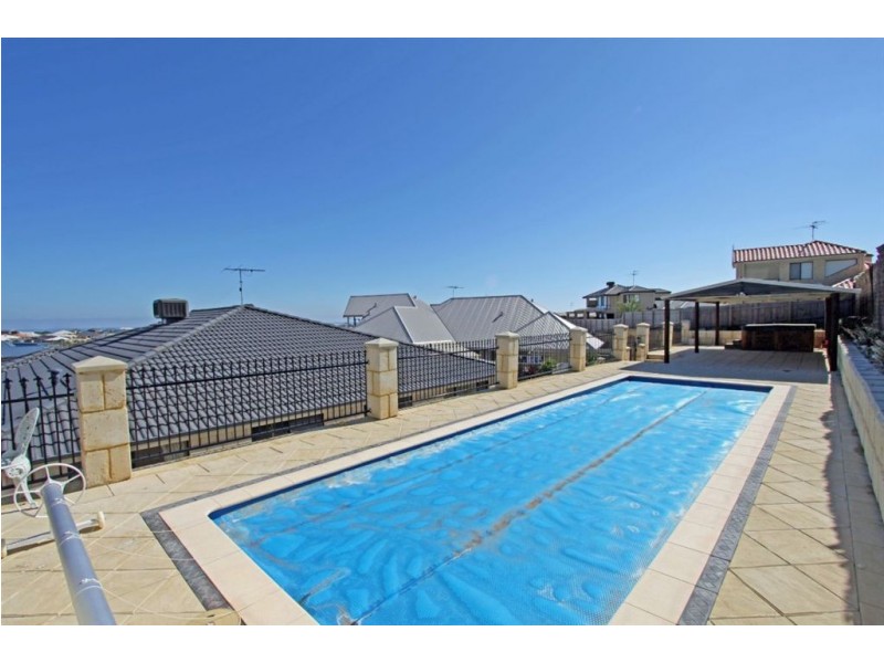 13 Lilly Pilly Lookout, Halls Head WA 6210
