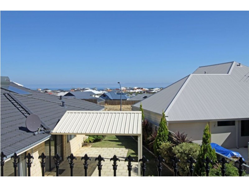 13 Lilly Pilly Lookout, Halls Head WA 6210
