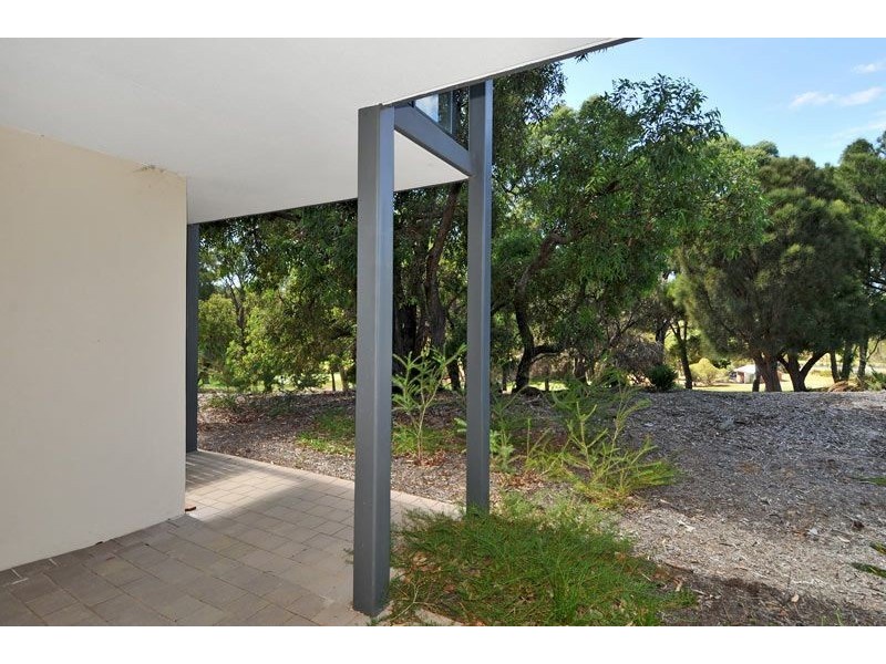 8/44 Oaklands Avenue, Halls Head WA 6210