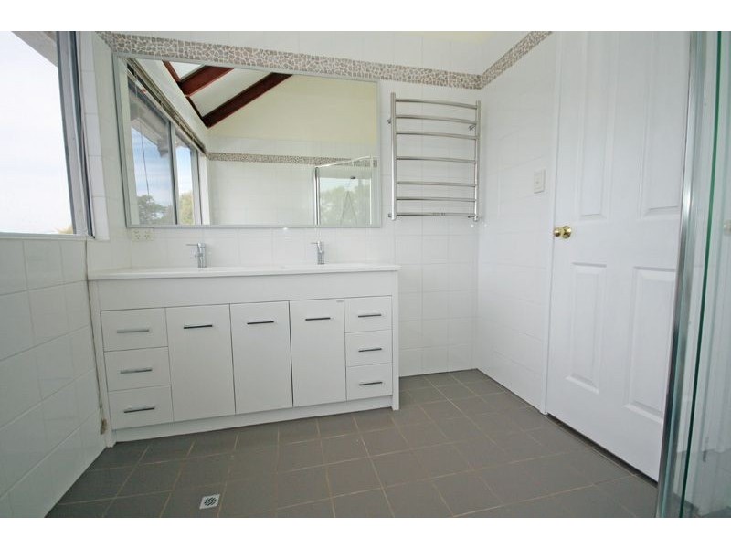 26 Hestia Place, San Remo WA 6210