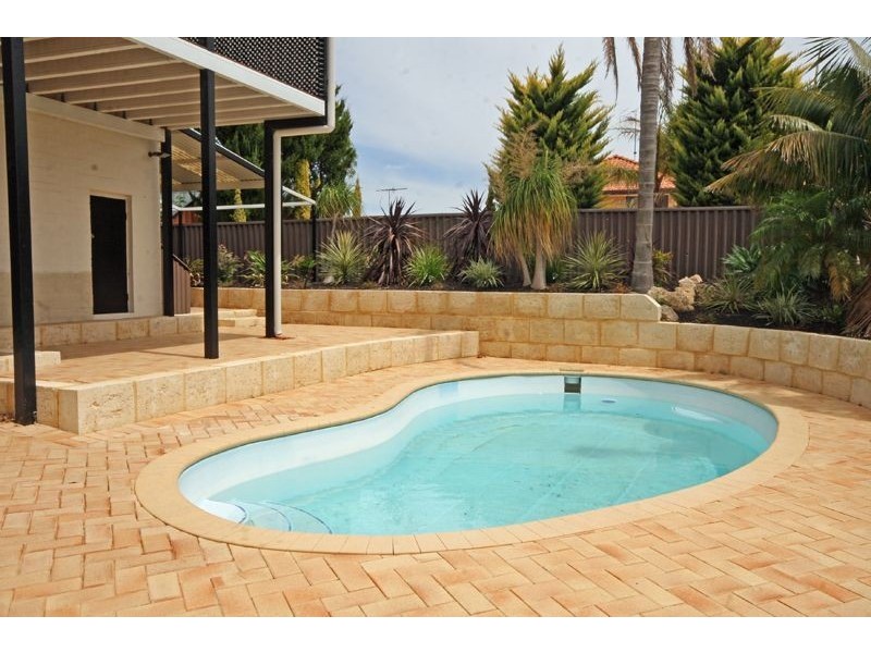 26 Hestia Place, San Remo WA 6210