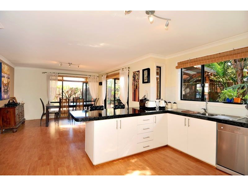 2/28 Valley Road, Halls Head WA 6210