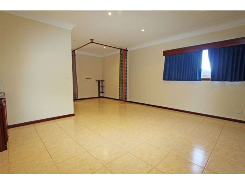 14 Redcliffe Road, Greenfields WA 6210