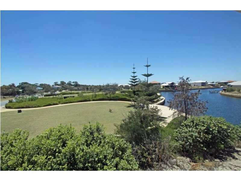 39 Queen Parade, Wannanup WA 6210