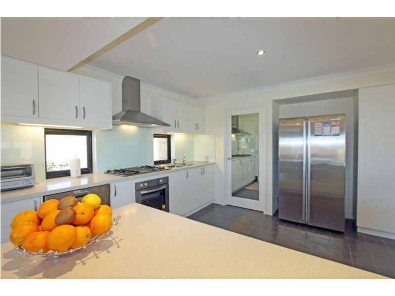 39 Queen Parade, Wannanup WA 6210