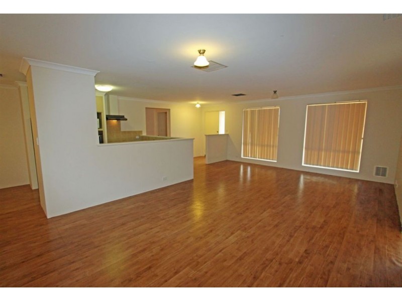 32 Saffron Loop, Falcon WA 6210