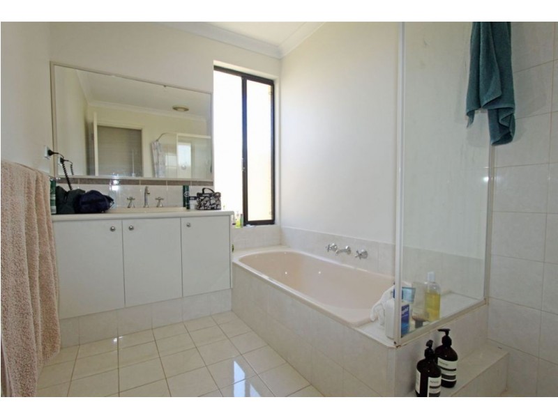 15 Duyfken Way, Dudley Park WA 6210