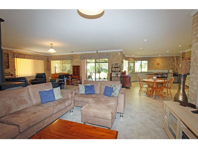 33 Candelo Loop, Greenfields WA 6210