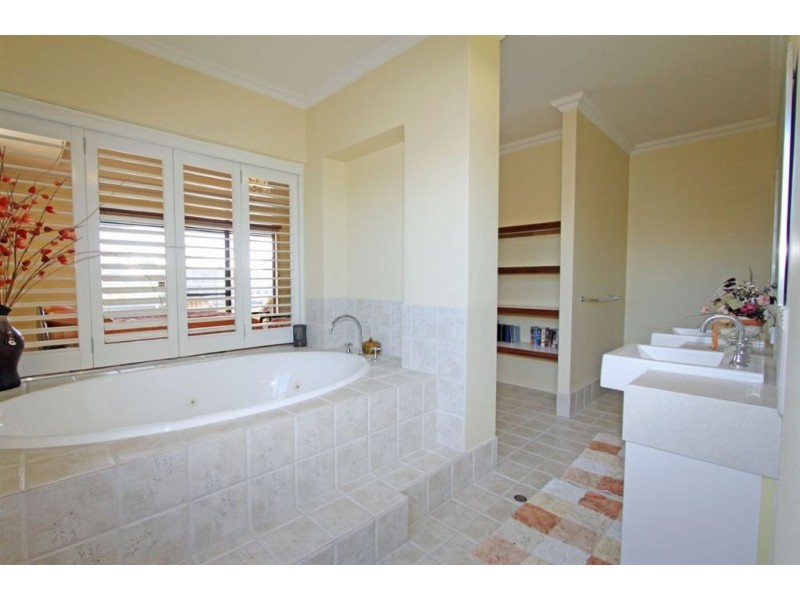 49 Katinka Retreat, Dudley Park WA 6210