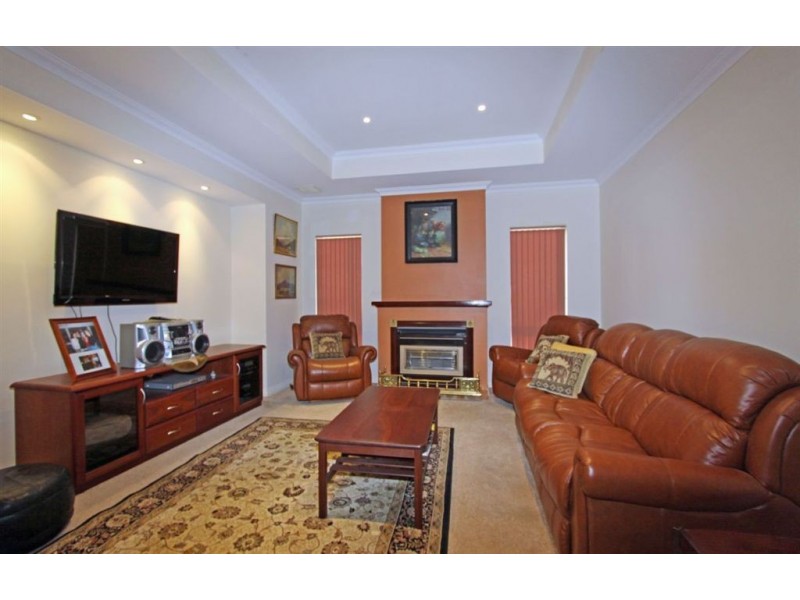 11 Shelduck Way, Dudley Park WA 6210