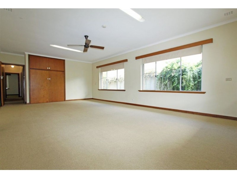 20 Leighton Road East, Halls Head WA 6210
