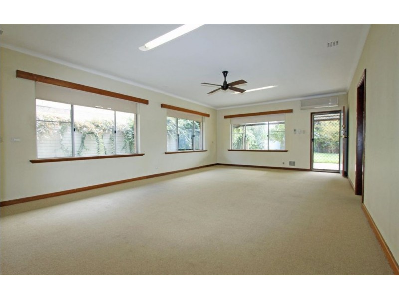 20 Leighton Road East, Halls Head WA 6210