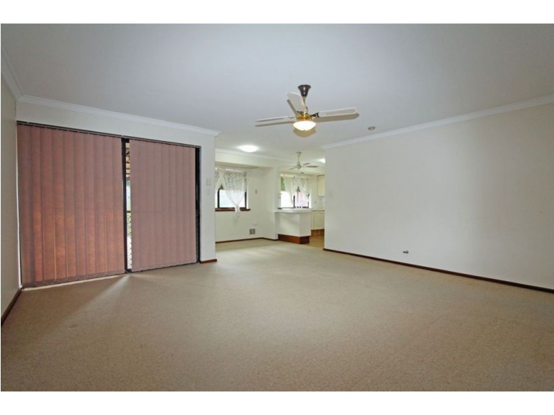 4 Seawind Drive, Silver Sands WA 6210