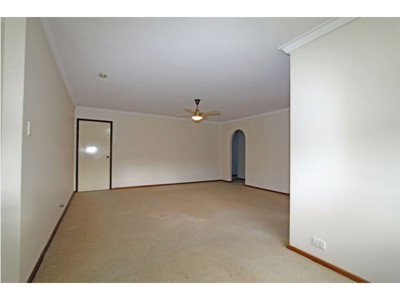 4 Seawind Drive, Silver Sands WA 6210