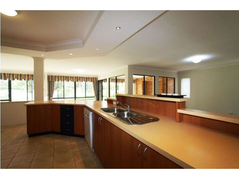 1 Brae Lane, Meadow Springs WA 6210