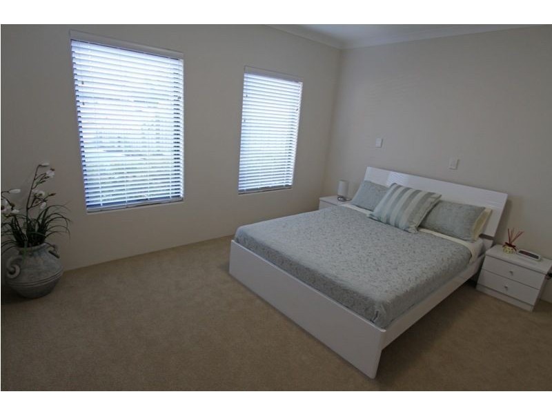 1 Brae Lane, Meadow Springs WA 6210