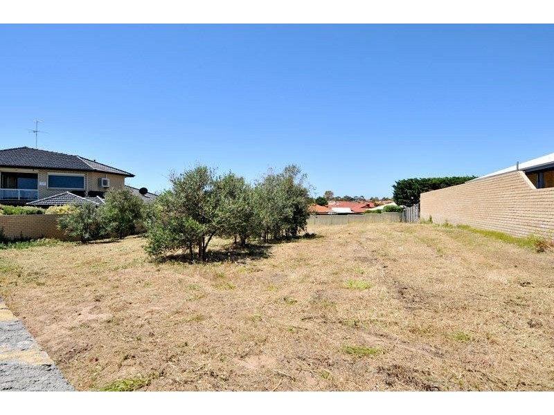51 Admiralty Crescent, Halls Head WA 6210