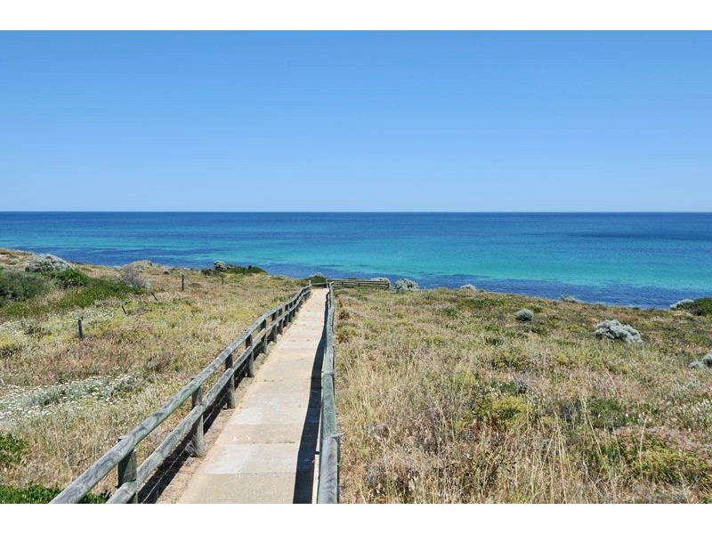 51 Admiralty Crescent, Halls Head WA 6210