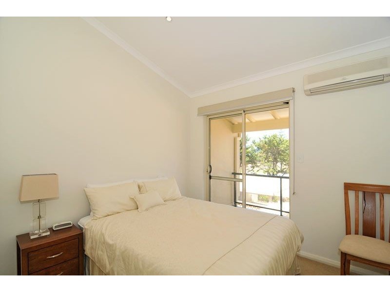 8/5 Weatherley Place, Mandurah WA 6210