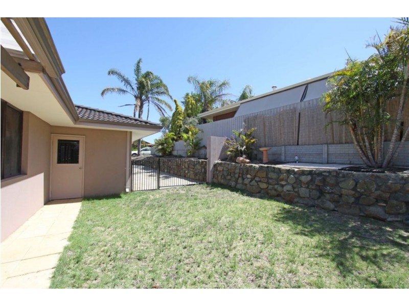 3 Lacebark Court, Halls Head WA 6210