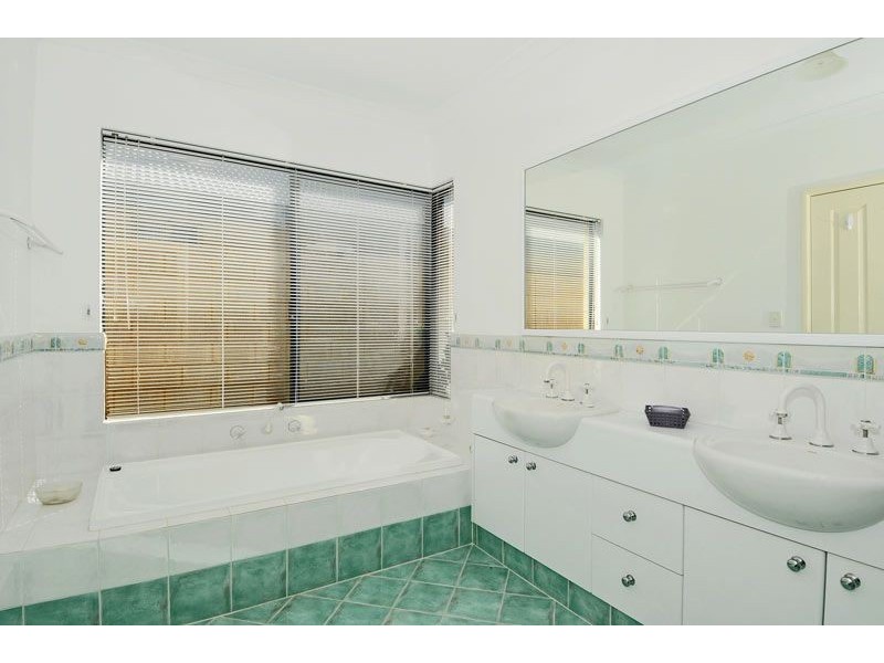 13 Carnarvon Way, Erskine WA 6210