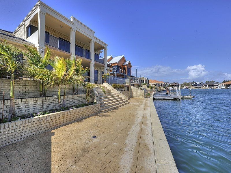 60 Aztec Island Retreat, Halls Head WA 6210