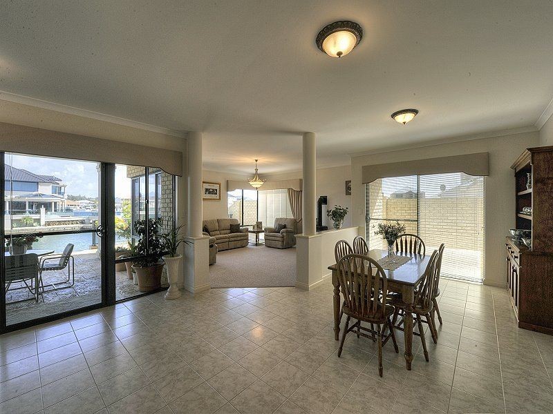 60 Aztec Island Retreat, Halls Head WA 6210