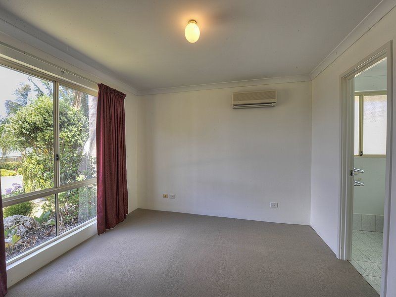 27a Muntries Place, Halls Head WA 6210