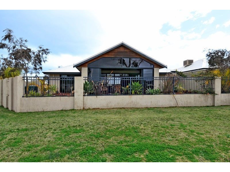 2 Guilderton Close, Erskine WA 6210