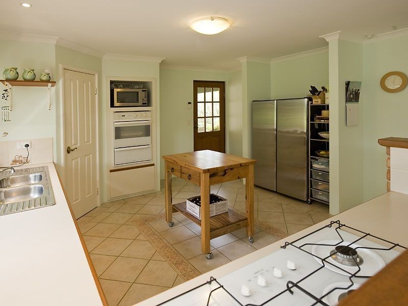 23 Summerhill Drive, Stake Hill WA 6210