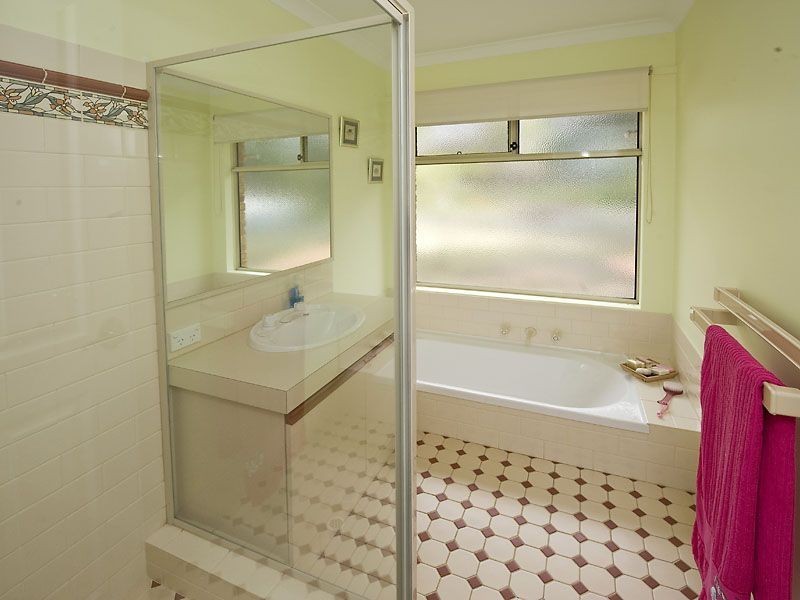 23 Summerhill Drive, Stake Hill WA 6210