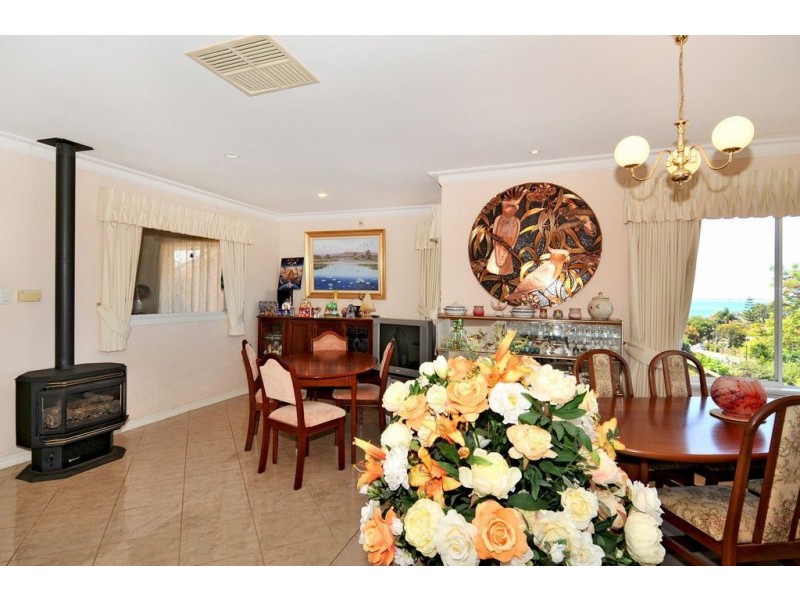 24 Hill Street, Halls Head WA 6210