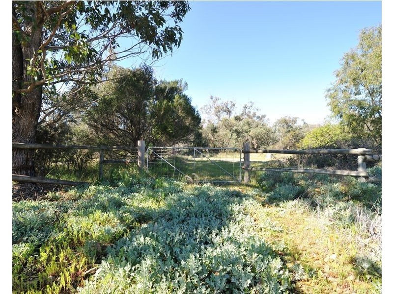 58 Dunkerton Road, Barragup WA 6209