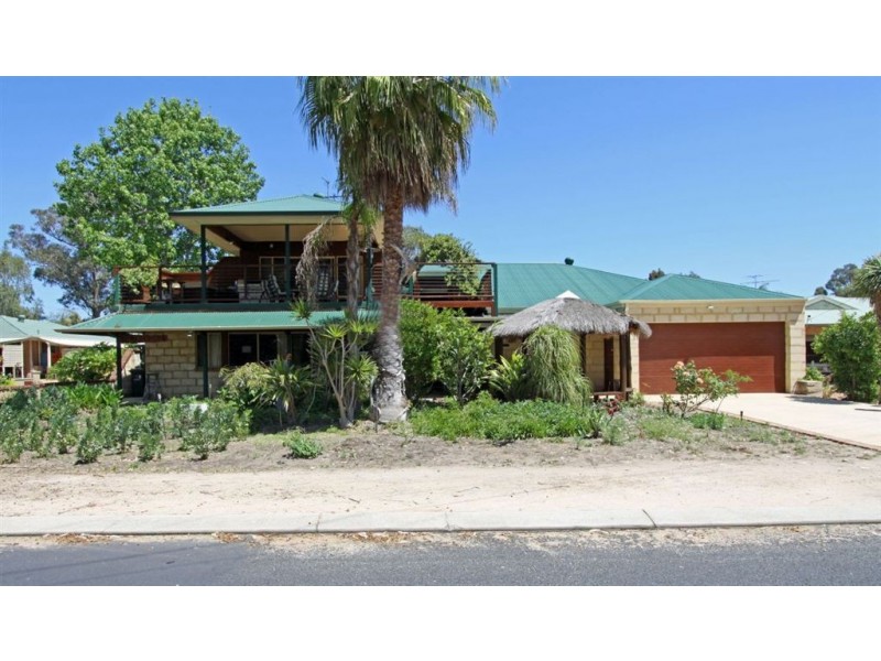 14 Redcliffe Road, Greenfields WA 6210