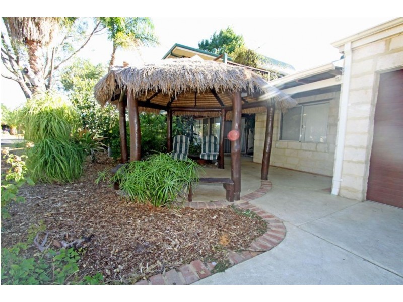 14 Redcliffe Road, Greenfields WA 6210
