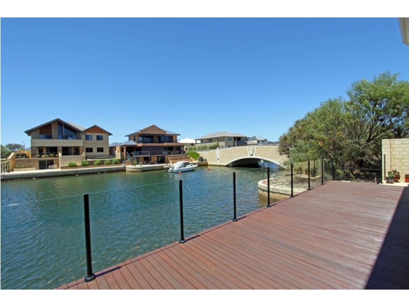 39 Queen Parade, Wannanup WA 6210