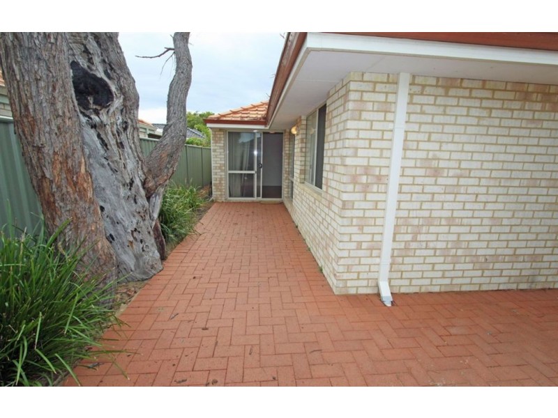 32 Saffron Loop, Falcon WA 6210