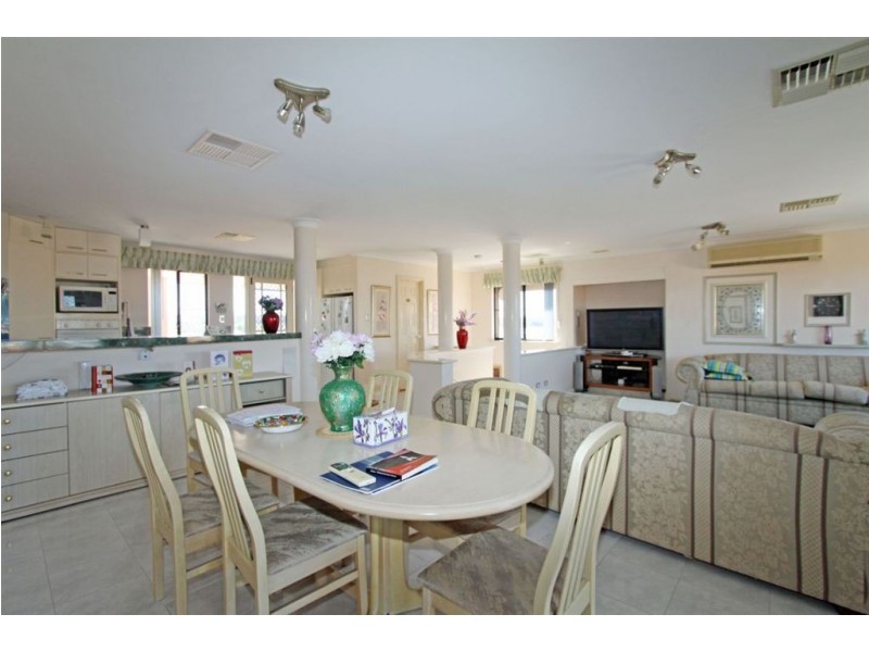 52 Waterside Drive, Dudley Park WA 6210