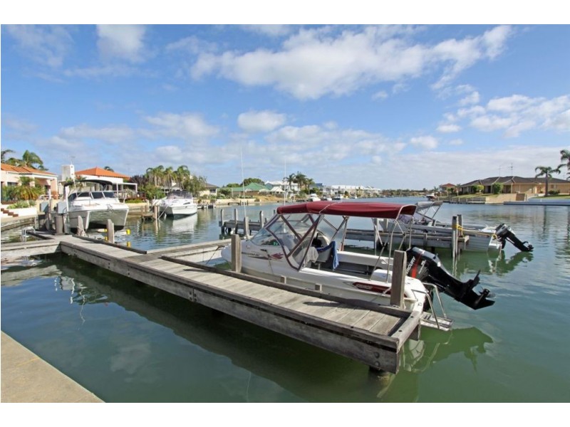 52 Waterside Drive, Dudley Park WA 6210