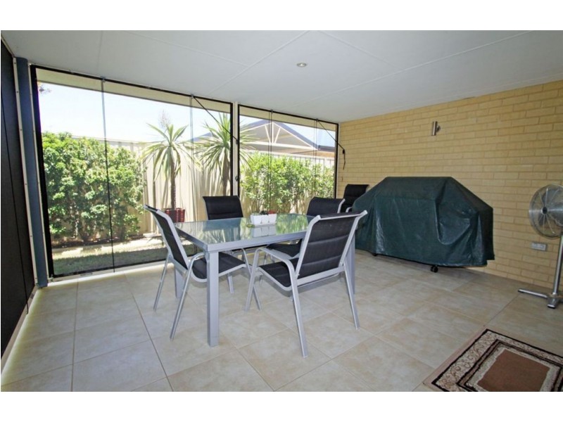 22 Jubata Gardens, Dudley Park WA 6210