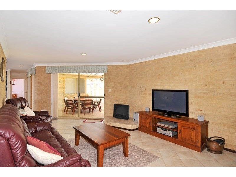 8 Halls Head Parade, Halls Head WA 6210