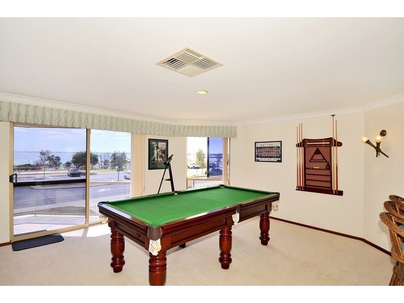 8 Halls Head Parade, Halls Head WA 6210